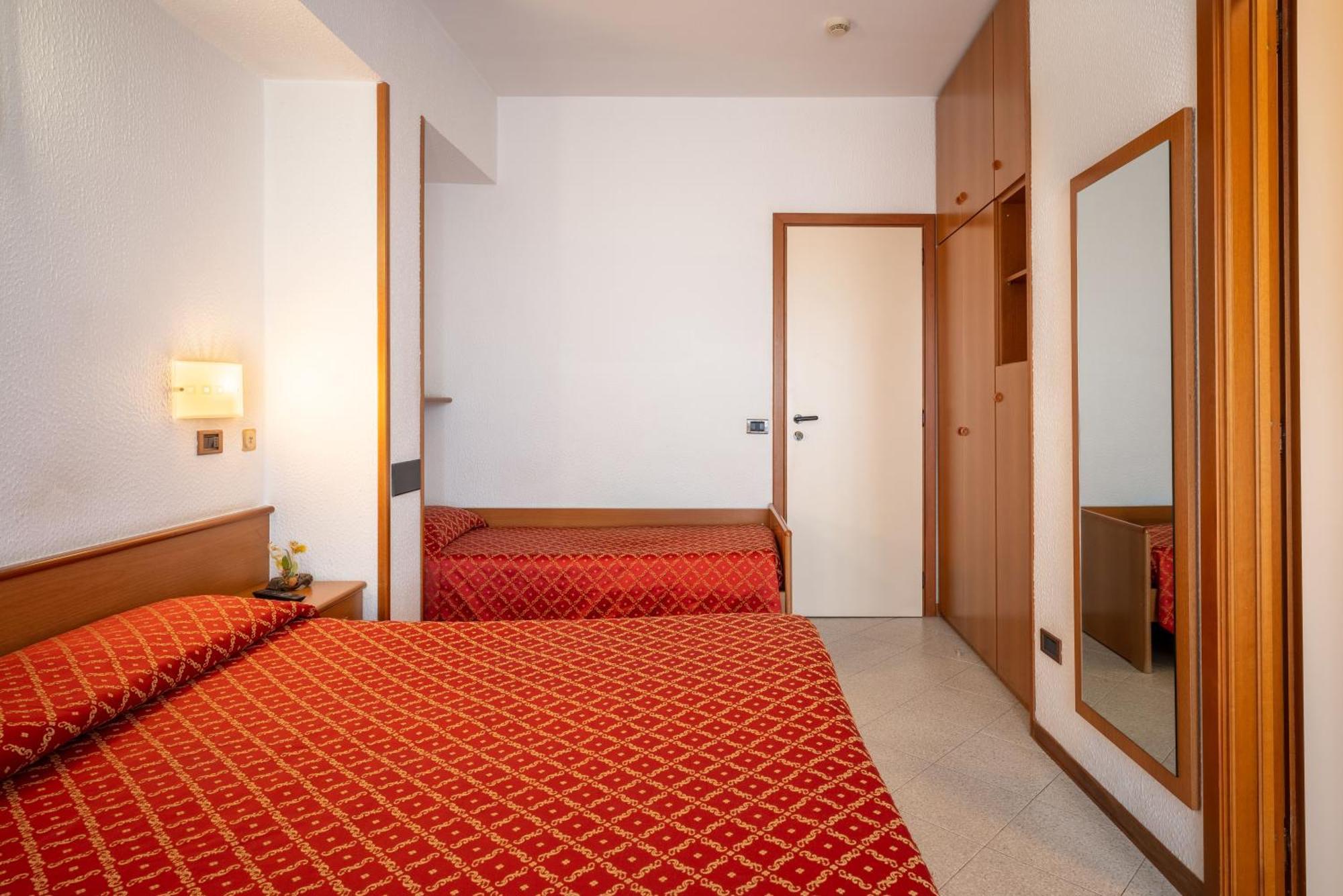 Hotel Careni Villa Italia Finale Ligure Zewnętrze zdjęcie